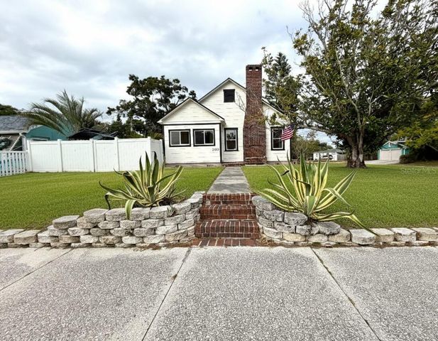 2401 8TH AVENUE N, St Petersburg, FL 33713