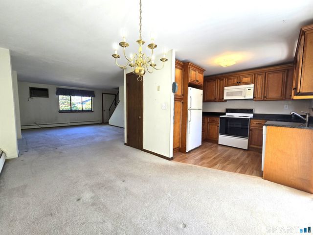 1 Churchill Way 1, Newington, CT 06111