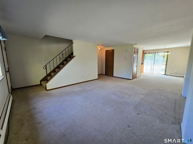 1 Churchill Way 1, Newington, CT 06111
