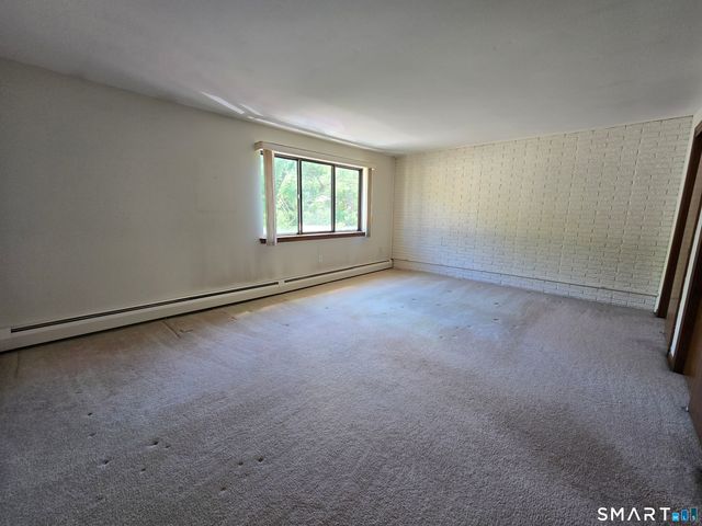 1 Churchill Way 1, Newington, CT 06111