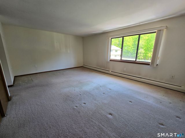 1 Churchill Way 1, Newington, CT 06111