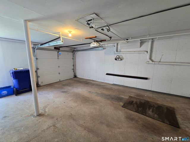 1 Churchill Way 1, Newington, CT 06111