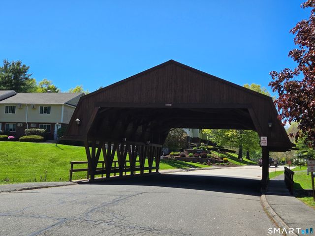 1 Churchill Way 1, Newington, CT 06111