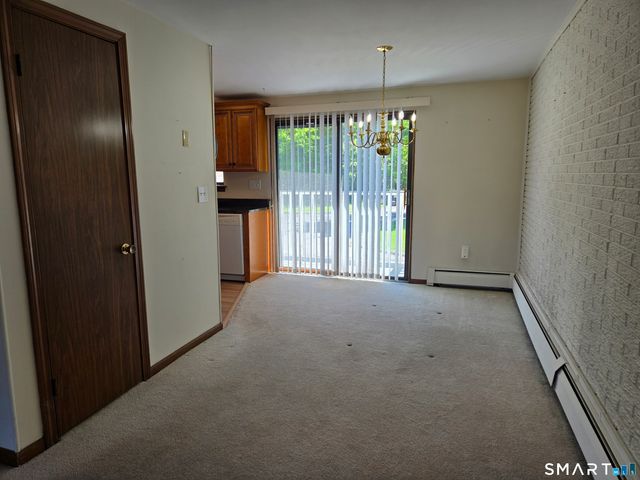 1 Churchill Way 1, Newington, CT 06111