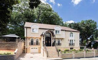 82-20 141st Street, Briarwood, NY 11435