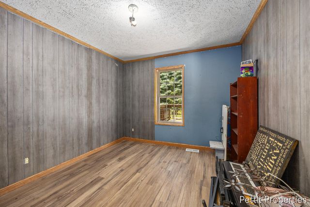 2481 Bauer Road, Jenison, MI 49428