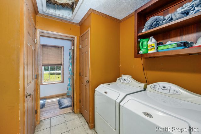 2481 Bauer Road, Jenison, MI 49428