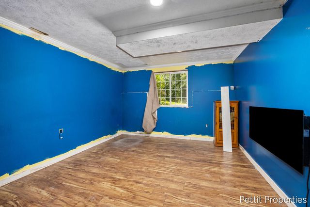 2481 Bauer Road, Jenison, MI 49428