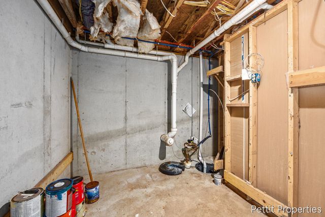2481 Bauer Road, Jenison, MI 49428
