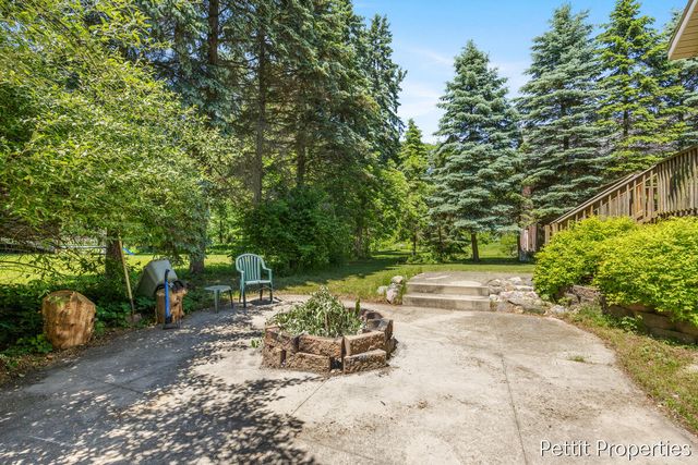 2481 Bauer Road, Jenison, MI 49428