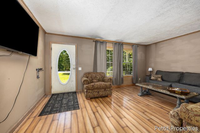 2481 Bauer Road, Jenison, MI 49428