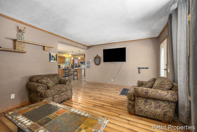 2481 Bauer Road, Jenison, MI 49428