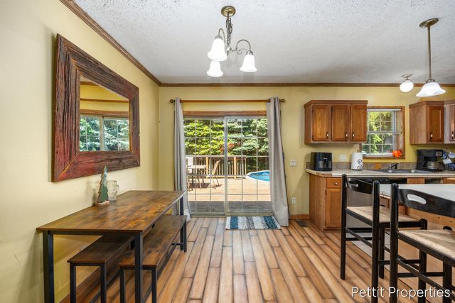 2481 Bauer Road, Jenison, MI 49428