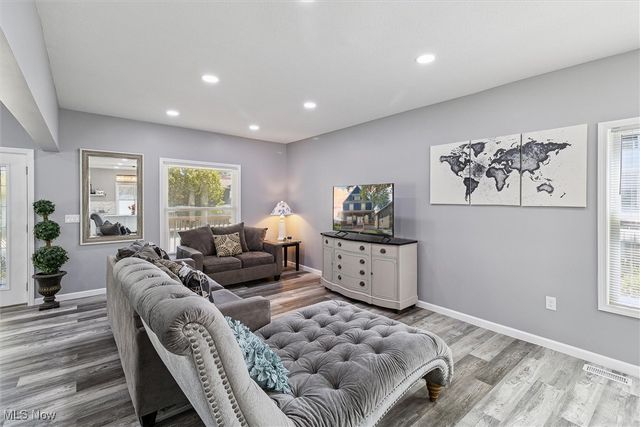 1962 W 96th Street, Cleveland, OH 44102