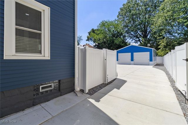 1962 W 96th Street, Cleveland, OH 44102
