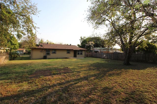 7820 Llano Avenue, Fort Worth, TX 76116
