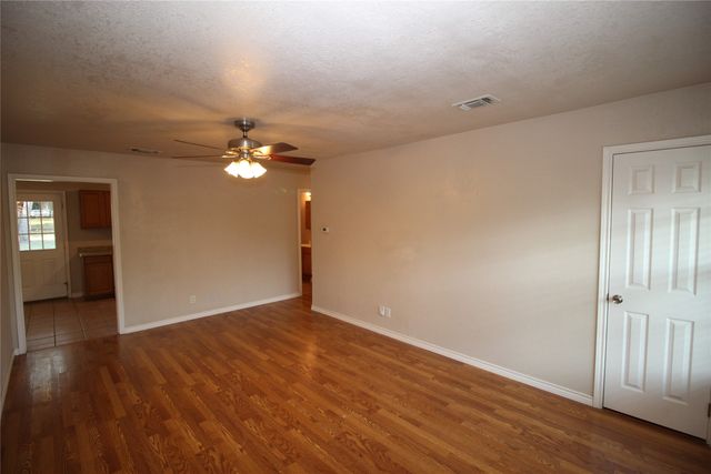 7820 Llano Avenue, Fort Worth, TX 76116
