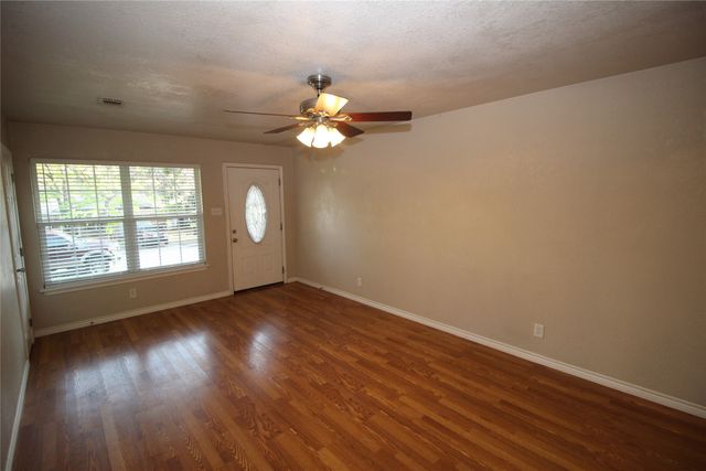 7820 Llano Avenue, Fort Worth, TX 76116