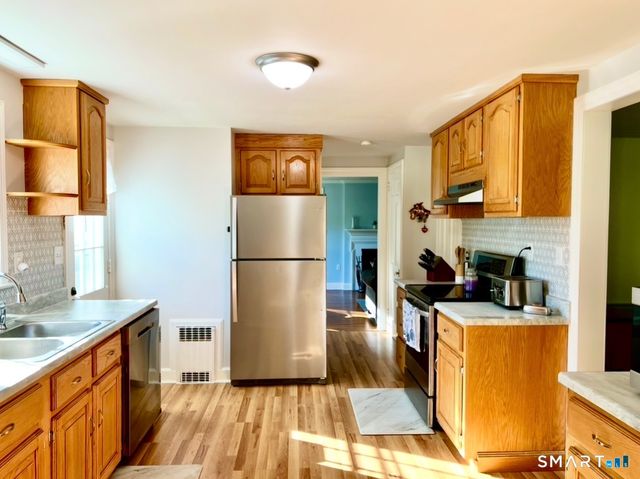729 Lovely Street, Avon, CT 06001