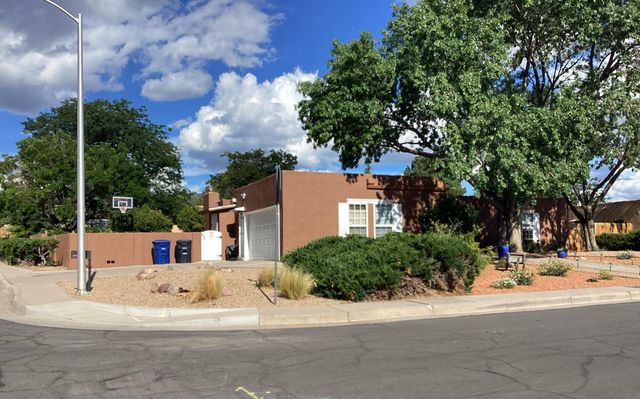 7514 Bear Canyon Road NE, Albuquerque, NM 87109