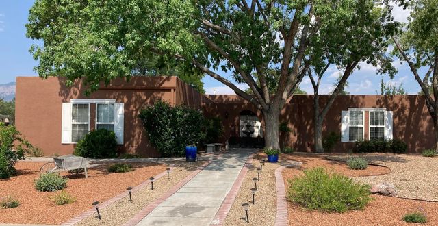7514 Bear Canyon Road NE, Albuquerque, NM 87109