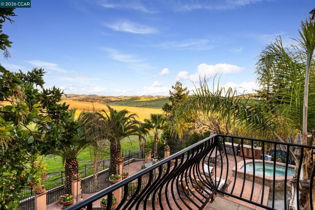 Image 20 of property listing at 4640 Kingswood Dr, Danville, CA 94506