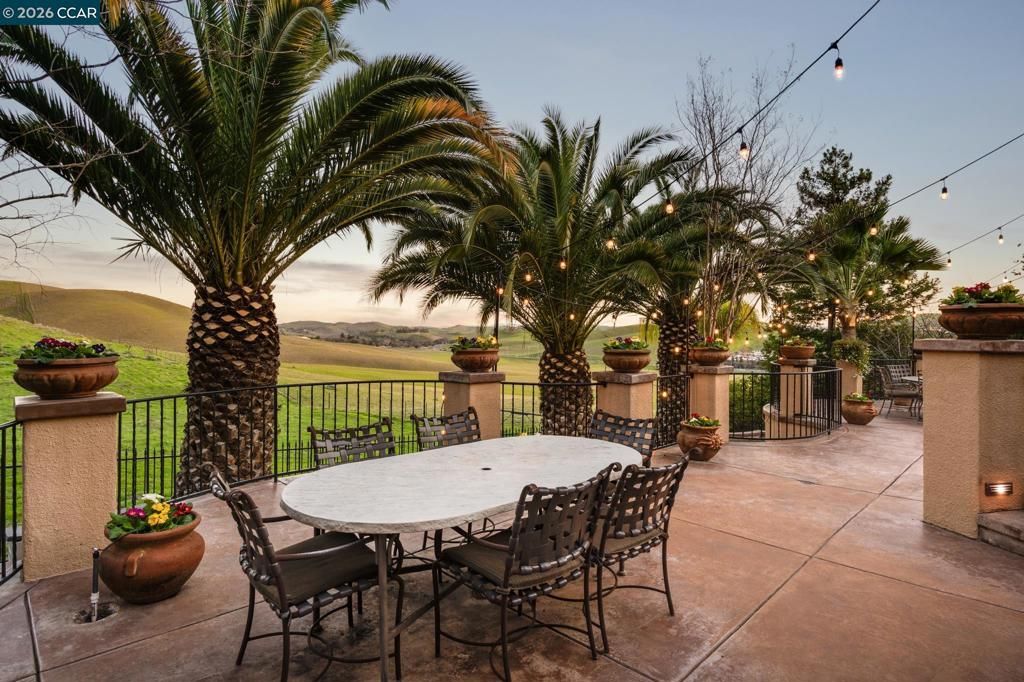 Image 37 of property listing at 4640 Kingswood Dr, Danville, CA 94506