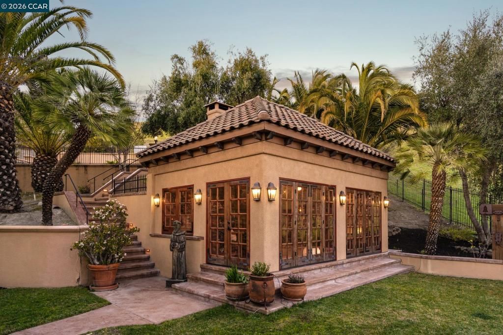 Image 43 of property listing at 4640 Kingswood Dr, Danville, CA 94506