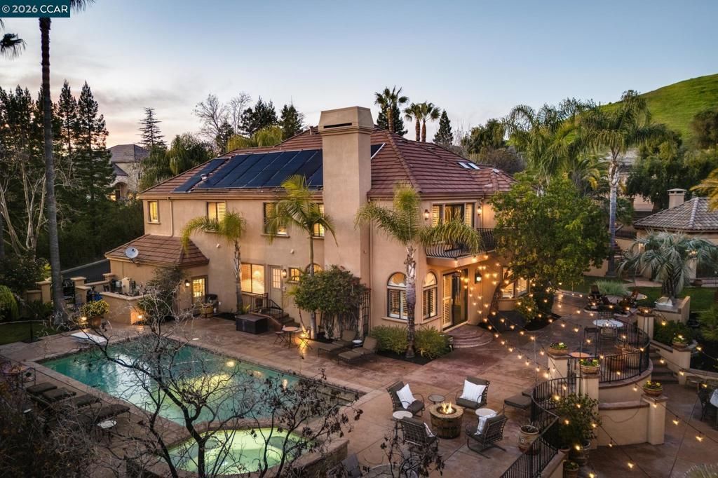 Image 5 of property listing at 4640 Kingswood Dr, Danville, CA 94506