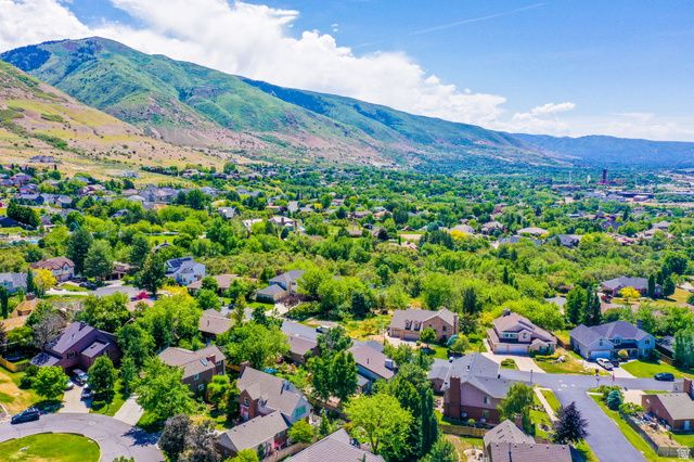 668 W KENSINGTON ST, Farmington, UT 84025