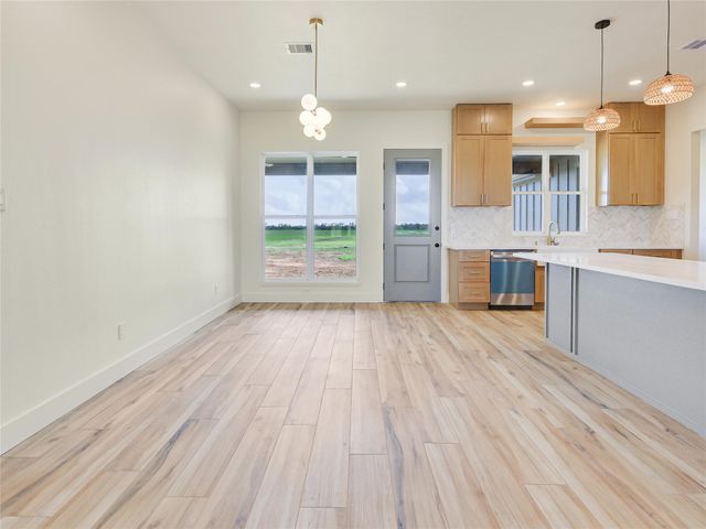 643 Chuckwagon Trail, Angleton, TX 77515