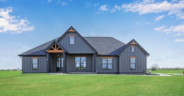 643 Chuckwagon Trail, Angleton, TX 77515