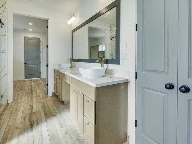 643 Chuckwagon Trail, Angleton, TX 77515