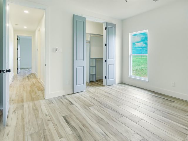 643 Chuckwagon Trail, Angleton, TX 77515