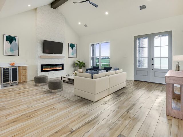 643 Chuckwagon Trail, Angleton, TX 77515