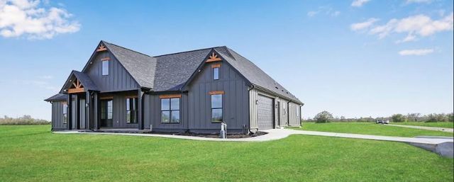 643 Chuckwagon Trail, Angleton, TX 77515