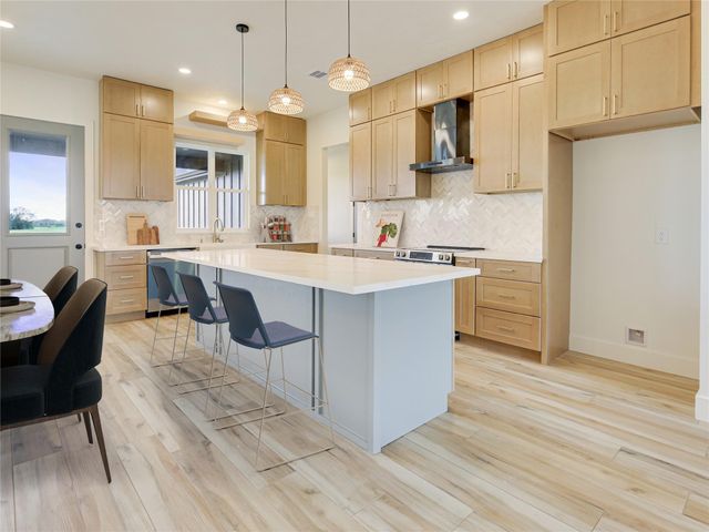 643 Chuckwagon Trail, Angleton, TX 77515