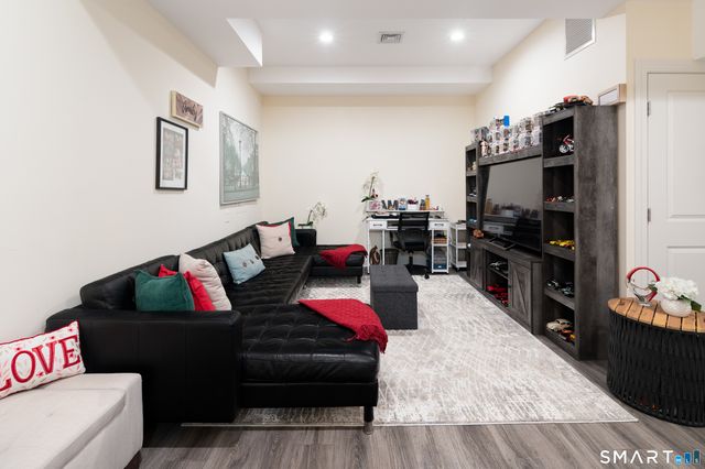 82 Columbus Place 3, Stamford, CT 06907