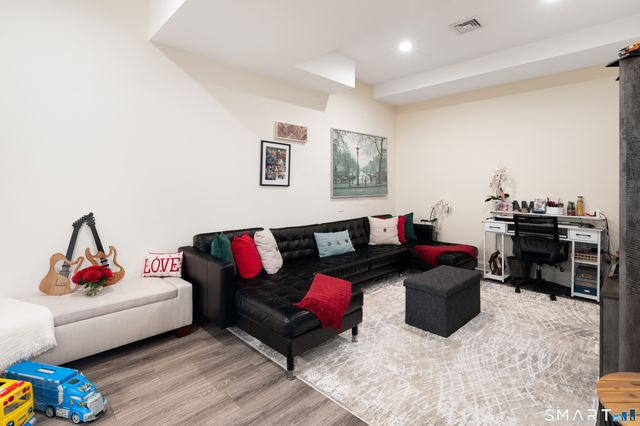 82 Columbus Place 3, Stamford, CT 06907
