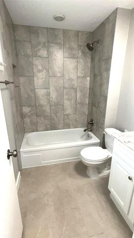 212 Stratmore Drive, Friendswood, TX 77546