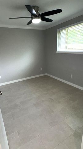 212 Stratmore Drive, Friendswood, TX 77546