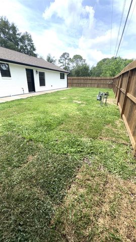 212 Stratmore Drive, Friendswood, TX 77546