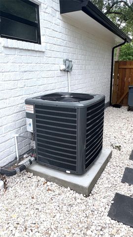 212 Stratmore Drive, Friendswood, TX 77546