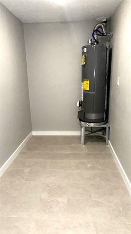 212 Stratmore Drive, Friendswood, TX 77546