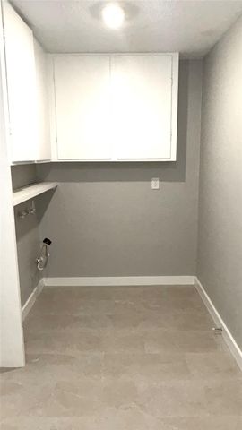 212 Stratmore Drive, Friendswood, TX 77546