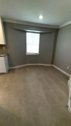 212 Stratmore Drive, Friendswood, TX 77546