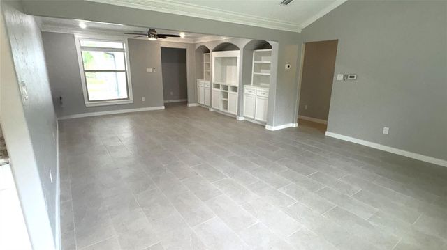 212 Stratmore Drive, Friendswood, TX 77546