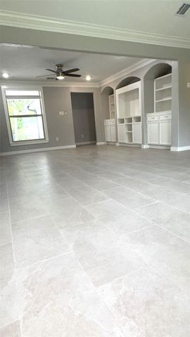 212 Stratmore Drive, Friendswood, TX 77546