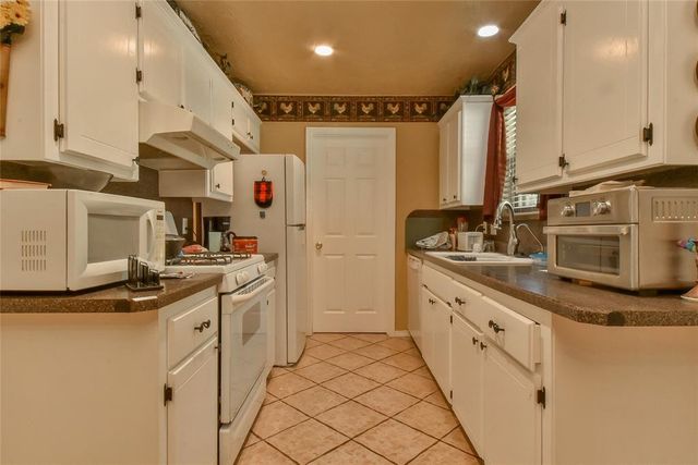 4617 Royal Oak Drive, Oklahoma City, OK 73135
