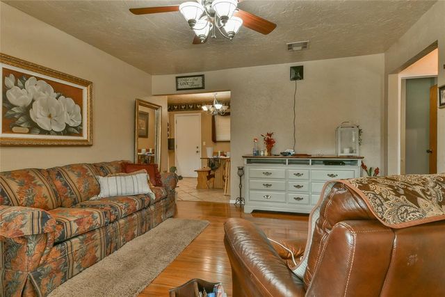 4617 Royal Oak Drive, Oklahoma City, OK 73135